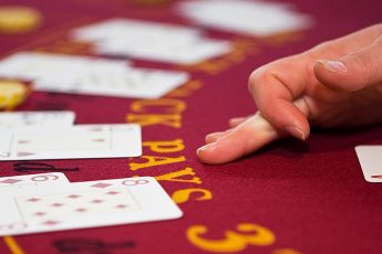 Can you count cards in online blackjack?
